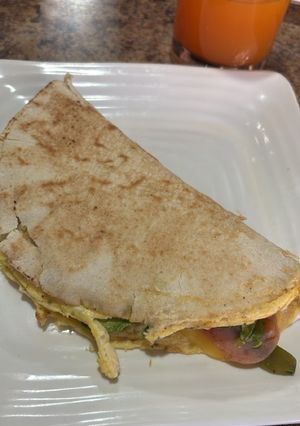 Una foto de Desayuno de Pan Pita con Huevo y Jamón
