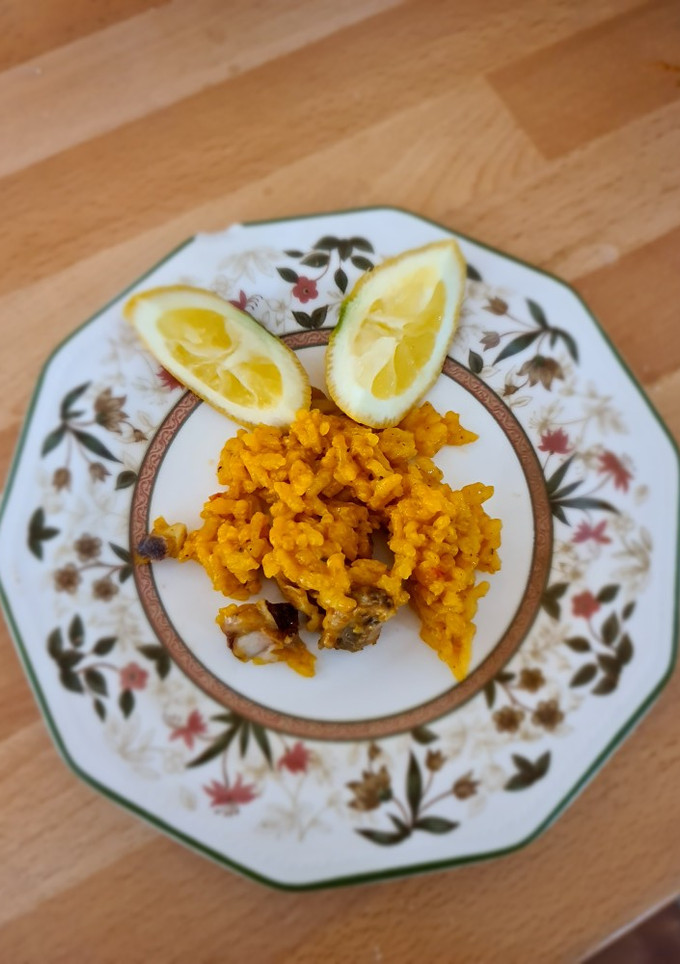 Una foto de Paella