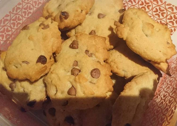 How to Prepare Homemade Chocolate Chip Cookies