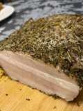 Lomo a la sal con finas hierbas