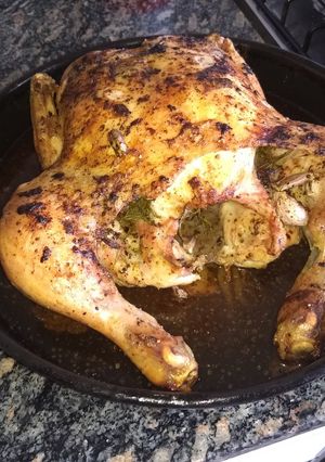 Una foto de Pollo al romero y ajo 🍗#Adornaelarbol