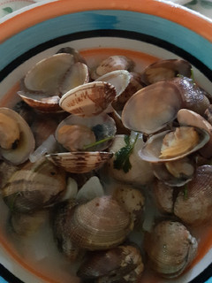 Una foto de Almejas en salsa verde