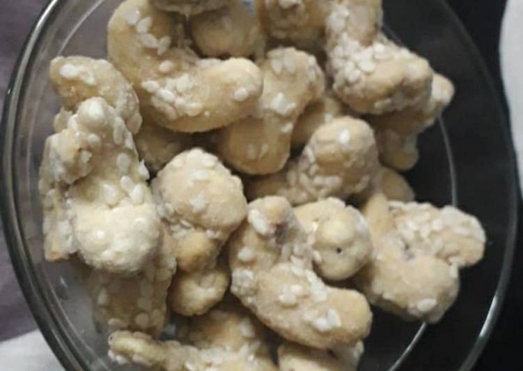 Sugar coated cashewnuts