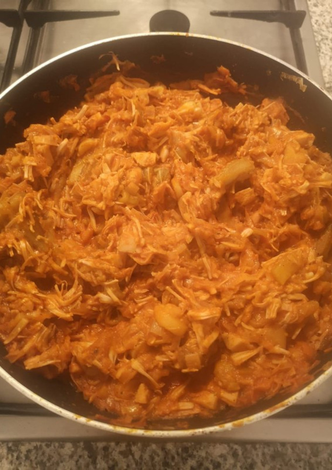 Una foto de Ropa vieja vegetariana jackfruit