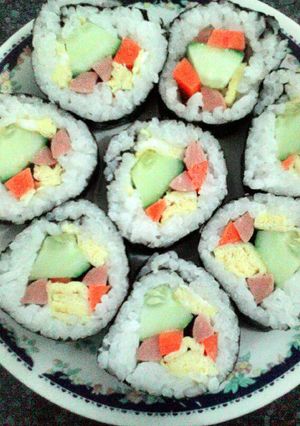 Hình của món Kimbab 김밥.