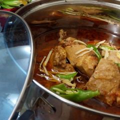 A picture of Chicken handi (gravy).