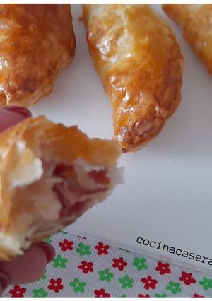 Una foto de Empanadillas de hojaldre con pringá