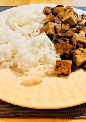 Une photo de Tofu aubergine au soja