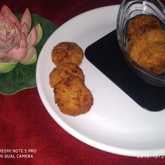 A picture of Thekua (bihar chat puja prasad).