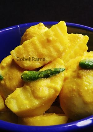 Foto resep Telur Kentang Masak Kuning Tanpa Santan