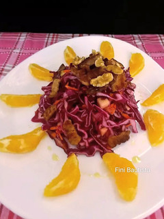 Una foto de Ensalada de lombarda con panceta y naranja