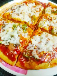 नो इस्ट पिझ्झा (no yeast pizza recipe in marathi) रेसिपी चे मुख्य फोटो