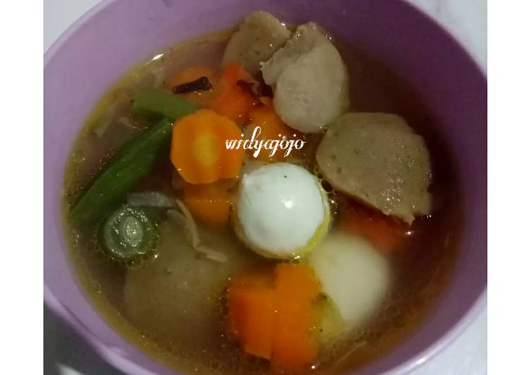 Sop Baso dan Telur Puyuh Sop Baso dan Telur Puyuh