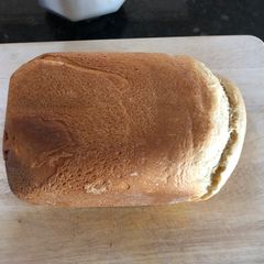 A picture of Machine white bread.