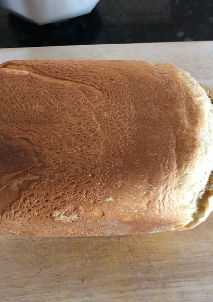 A picture of Machine white bread.