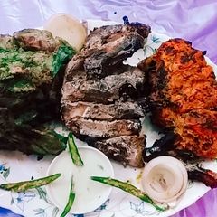 A picture of Chicken tandoori tiranga.