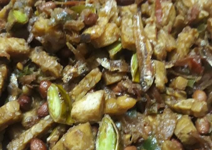 Cara Gampang Menyiapkan Sambel teri tempe tahu kacang tanah yang Bikin Ngiler