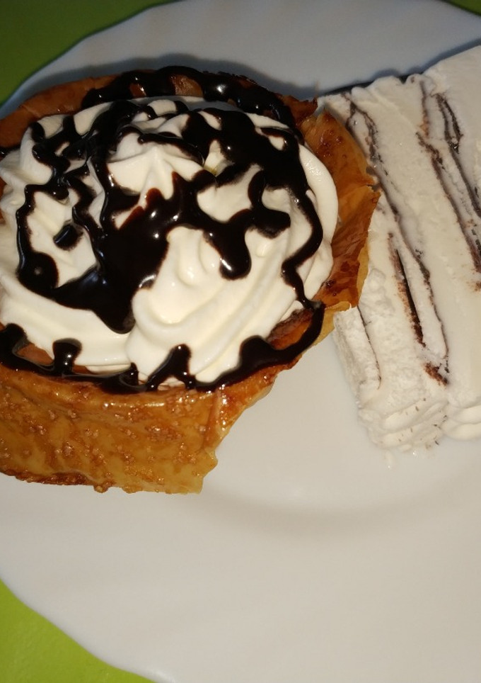 Una foto de Copas de postre con pasta filo