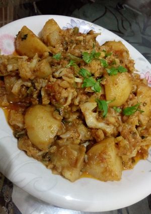 A picture of Aloo gobhi.