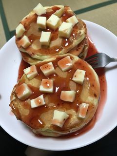 Hình của món Pancake dâu+phô mai.