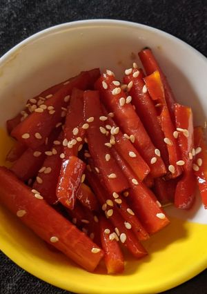 A picture of Honey glazed Carrots.