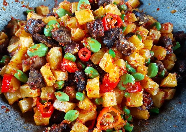 Langkah Mudah untuk Menyiapkan Sambal Goreng Kentang Ati Bumbu Balado Anti Gagal