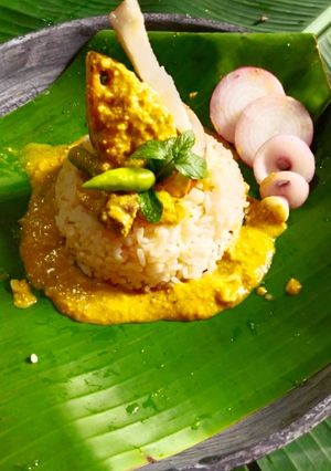 ডাব ভাপা ইলিশ (daab bhapa ilish recipe in Bengali) রেসিপির প্রধান ছবি