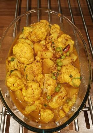 A picture of Homemade cauliflower curry. (Aloo gobi).