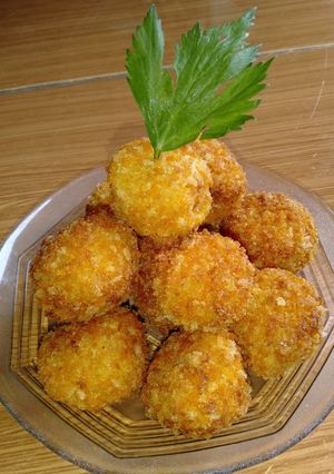 Foto resep Pompom (Bola Kentang Isi Keju Lumer)