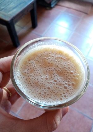 Una foto de Licuado de duraznos y almendras