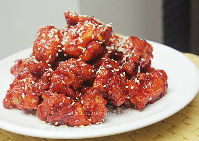 Yangnyeom Tongdak (Korean Spicy Fried Chicken)