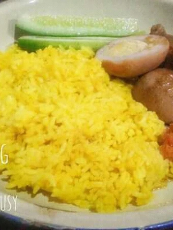 Cara Sederhana Menyiapkan Resep  Nasi kuning praktis, enak, wangi, pakai magic com (rice cooker) yang Enak, Lezat