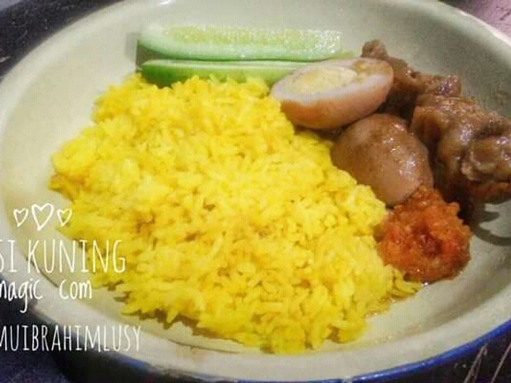 Cara Sederhana Menyiapkan Resep  Nasi kuning praktis, enak, wangi, pakai magic com (rice cooker) yang Enak, Lezat