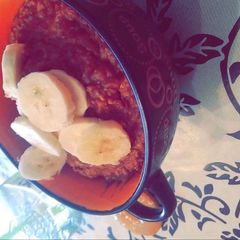 A picture of Peanut butter dark chocolate Oatmeal.