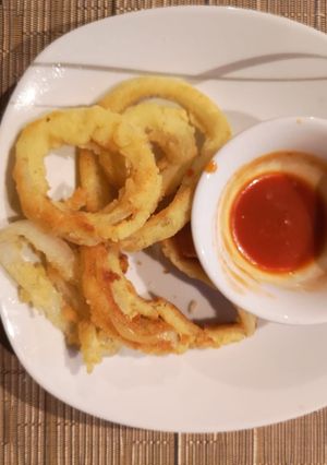 Una foto de Onion rings con harina pan