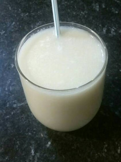 Una foto de Batido de melón con bebida de avena