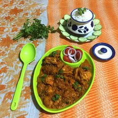 A picture of Dahi Chicken.