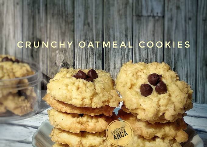 Crunchy Oatmeal Cookies