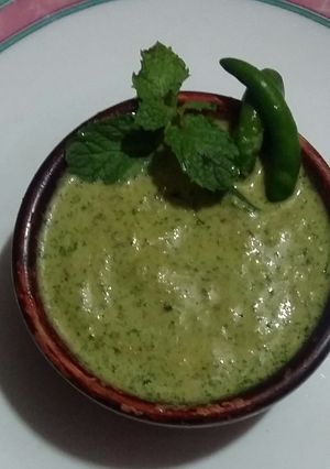 A picture of Coriander chutney.