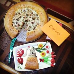 A picture of Stuffed Crust Pizza.