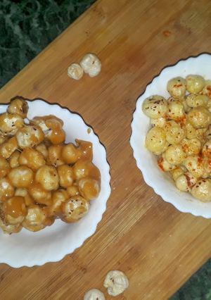 கேரமல் மற்றும் சால்டடு /ஸ்பைஸி தாமரைபூ விதை பாப்கான் (Thamarai poo vithai popcorn recipe in tamil) செய்முறை முக்கிய புகைப்படம்