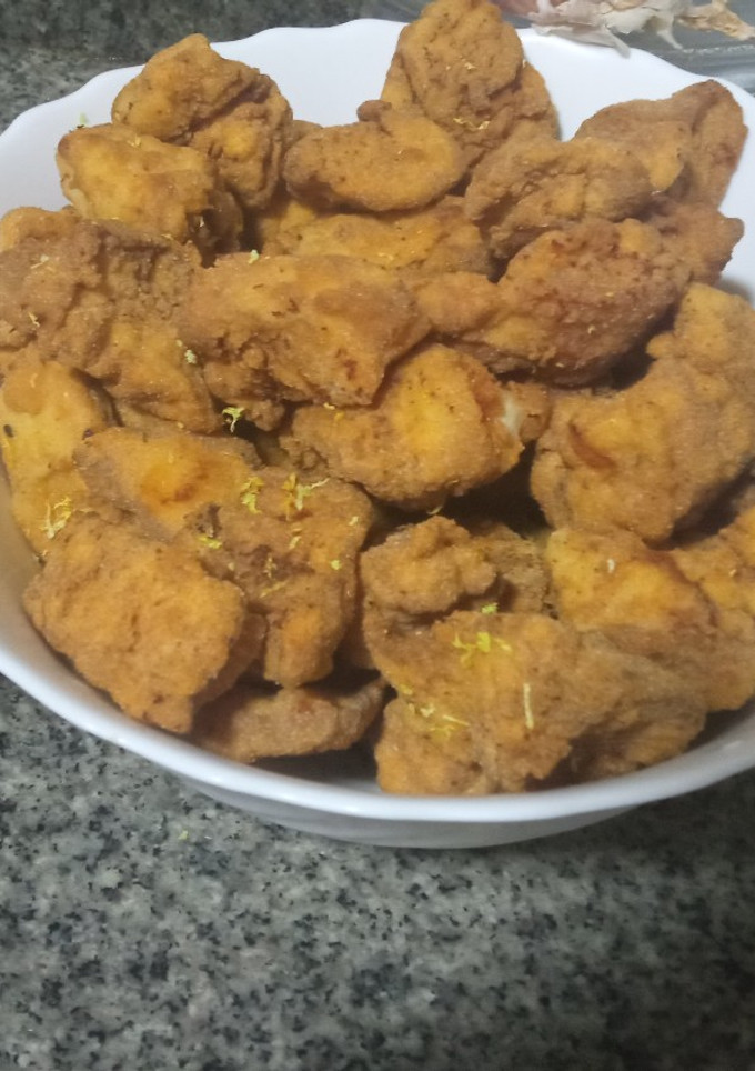 Una foto de Pollo frito con lima