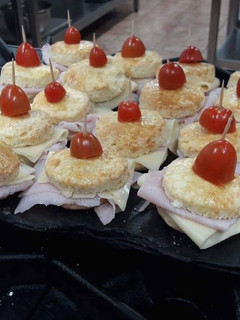 Una foto de Scons de queso