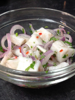 Una foto de Ceviche peruano de corvina