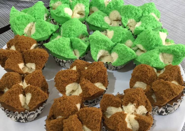 Bagaimana Membuat BOLU KUKUS MOCA vs PANDAN, Lezat Sekali