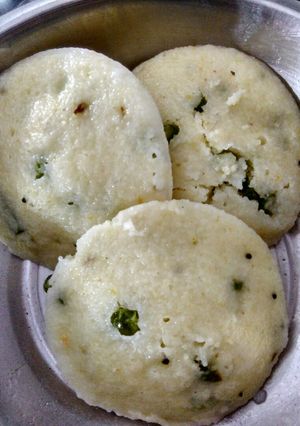A picture of Vegetables rava idli.
