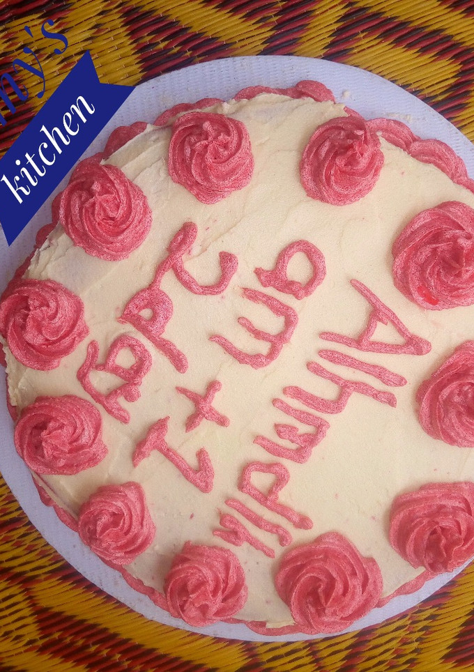 A picture of Red velvet birthday cake buttercream.