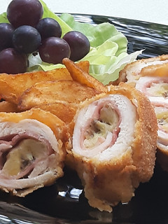 Banánnal - töltött rántott csirkemell 🍌🐔 recept fotója