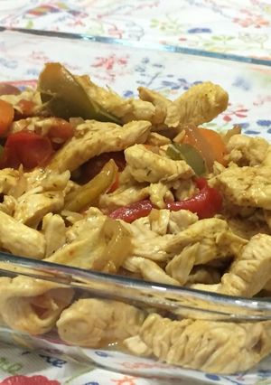Foto principal de Pollo de fajitas al curry para cena con amigos 🎉💃🏻🕺