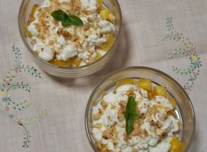 Una foto de Queso Cottage con piña y nuez nivel gourmet